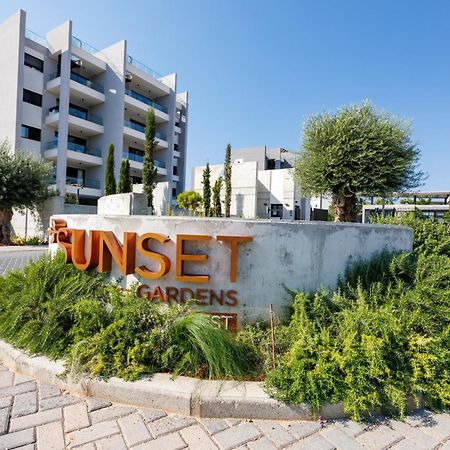 Sunset Gardens - Holiday Apartments - By Tlv Living Лимасол Екстериор снимка