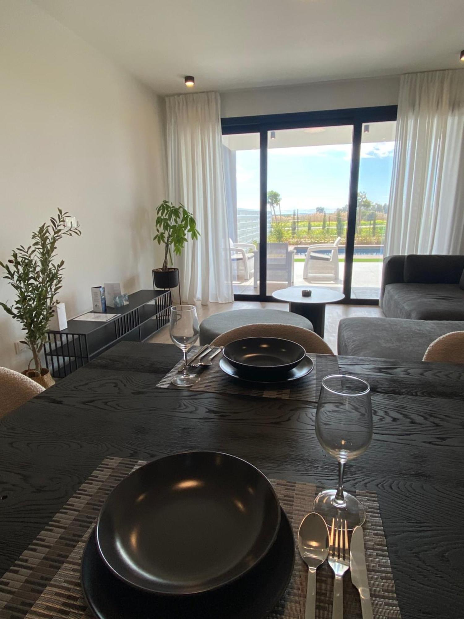 Sunset Gardens - Holiday Apartments - By Tlv Living Лимасол Екстериор снимка