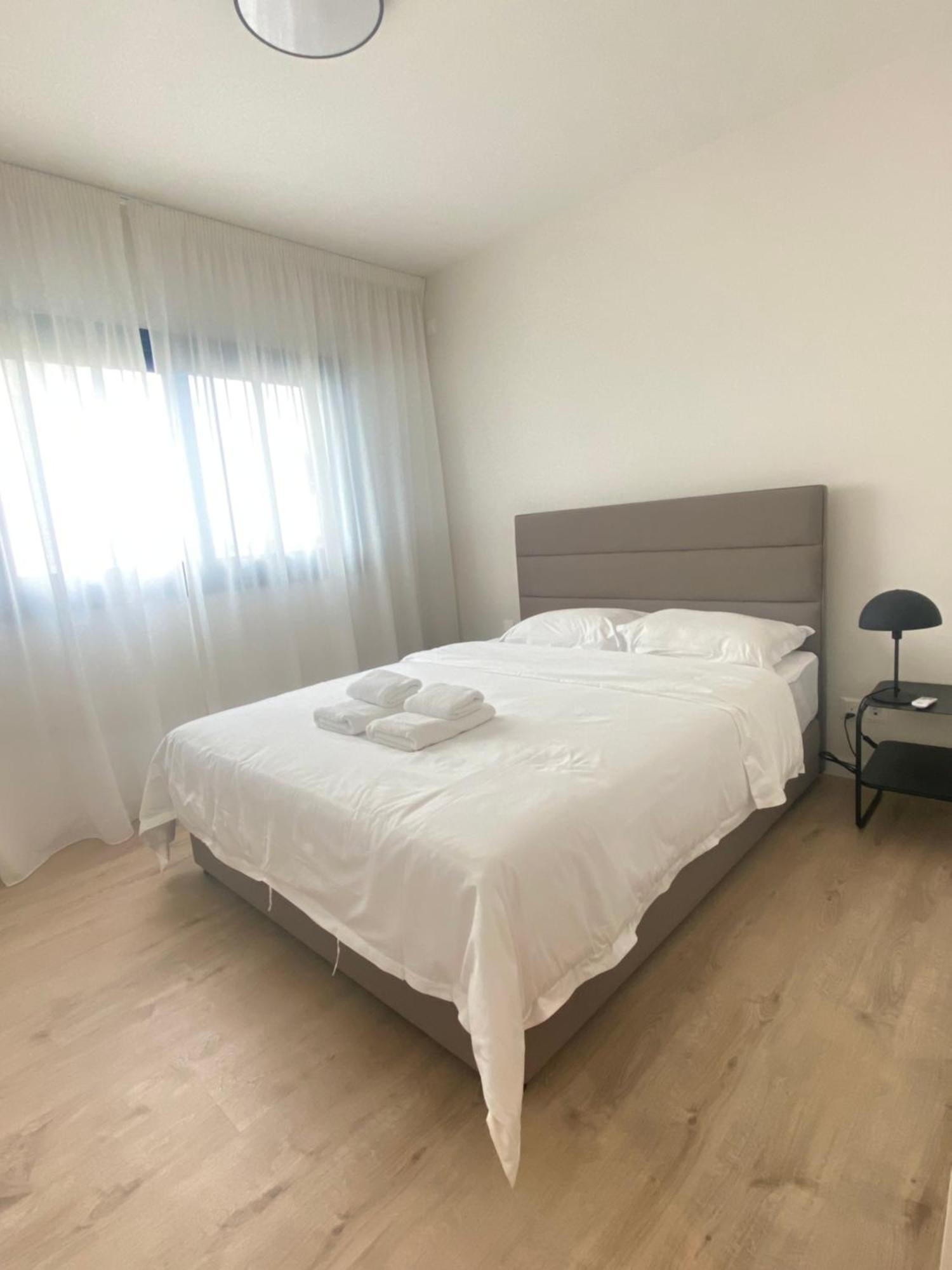 Sunset Gardens - Holiday Apartments - By Tlv Living Лимасол Екстериор снимка